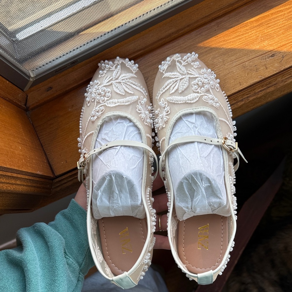 Zara Women's ivory Floral Embellished Flats